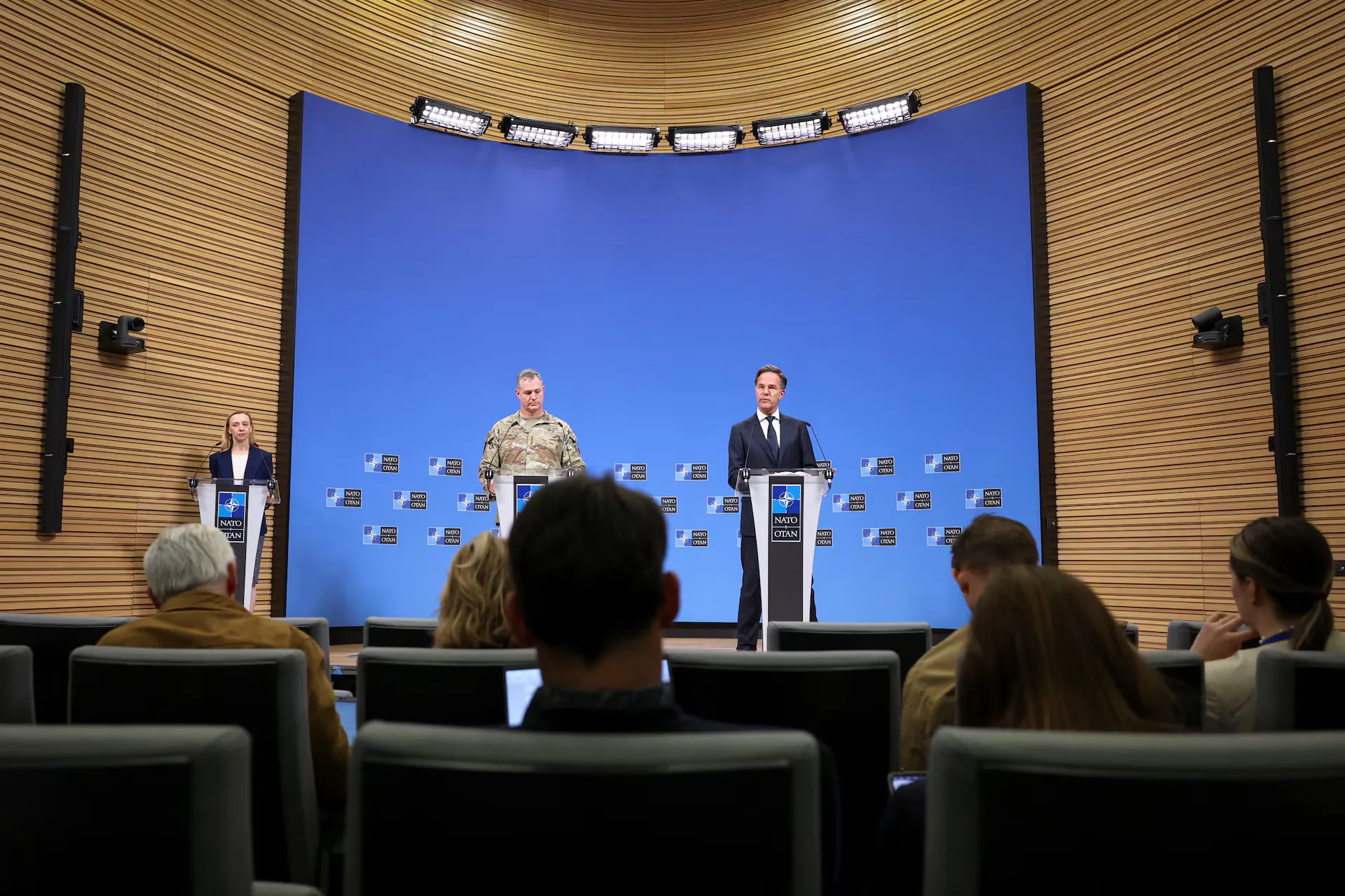НАТО підсилює східний фланг Європи після збиття російських дронів у небі Польщі